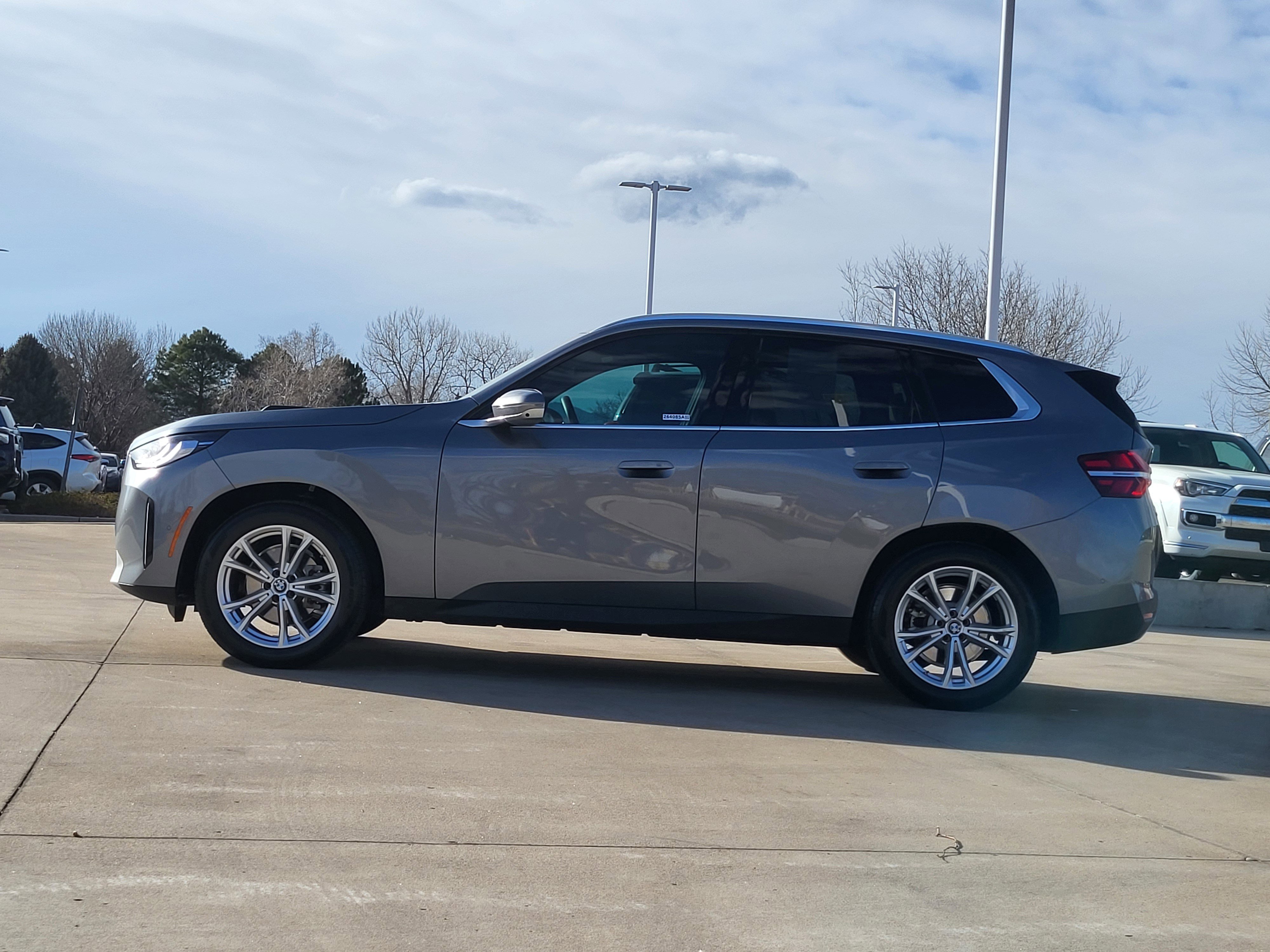 Used 2025 BMW X3 xDrive30i w/ Premium Package image 4