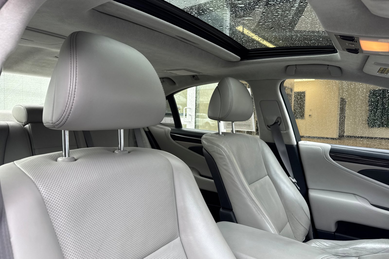 Used 2013 Lexus LS 460 w/ Comfort Pkg image 16