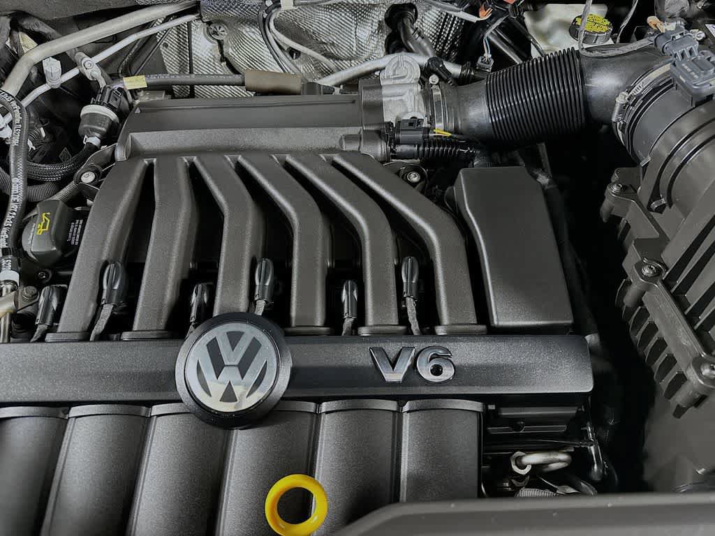 Used 2021 Volkswagen Atlas SEL R-Line FWD image 9