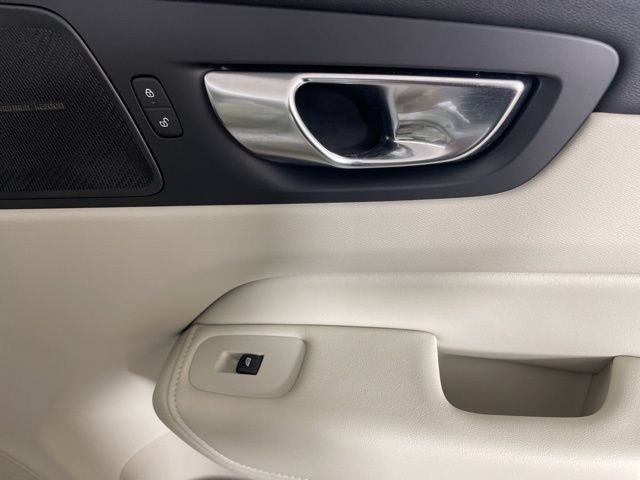 Certified 2025 Volvo XC60 T8 Plus w/ Protection Package AWD/4WD image 31