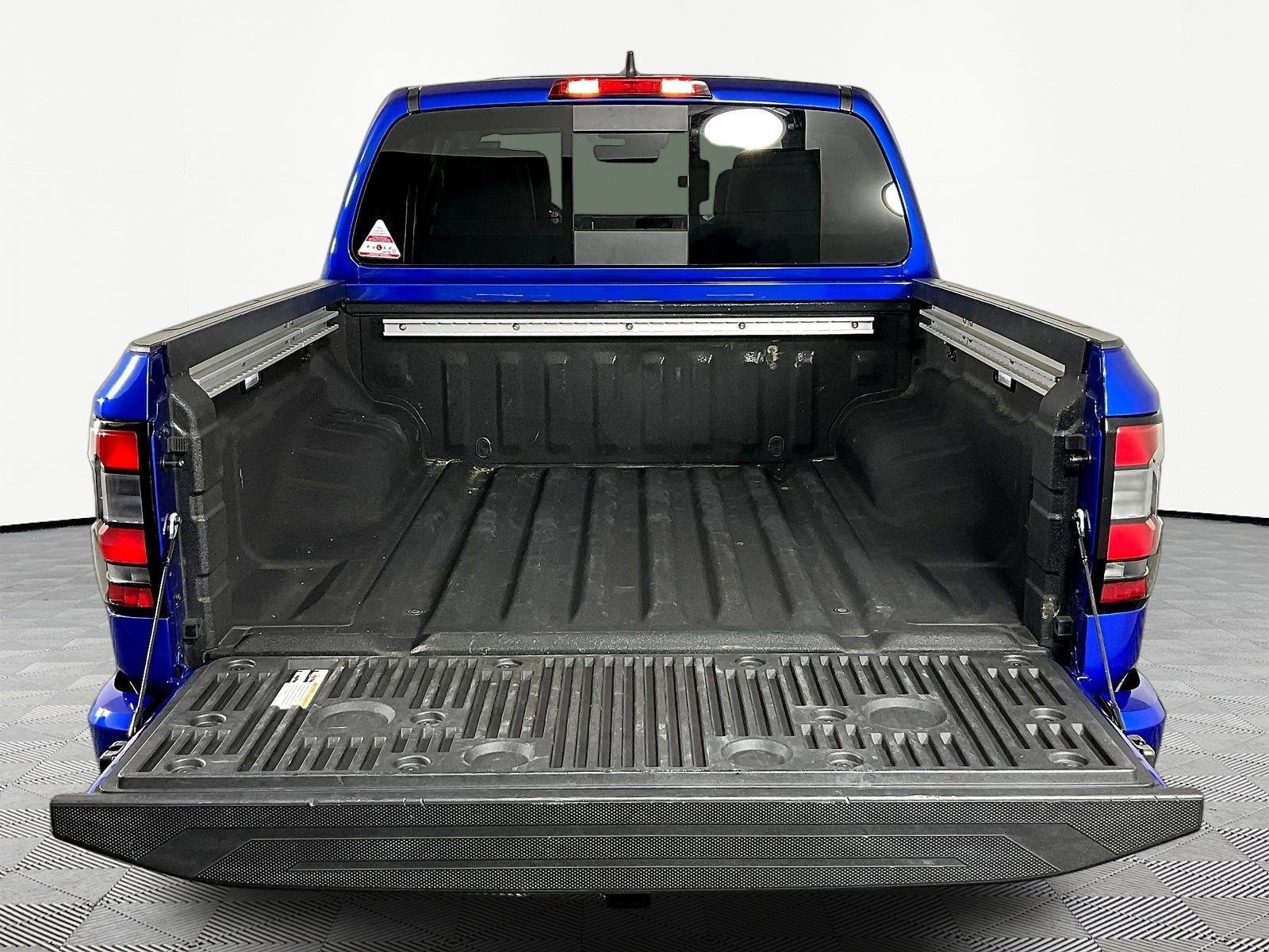 Used 2025 Nissan Frontier SL AWD/4WD image 7