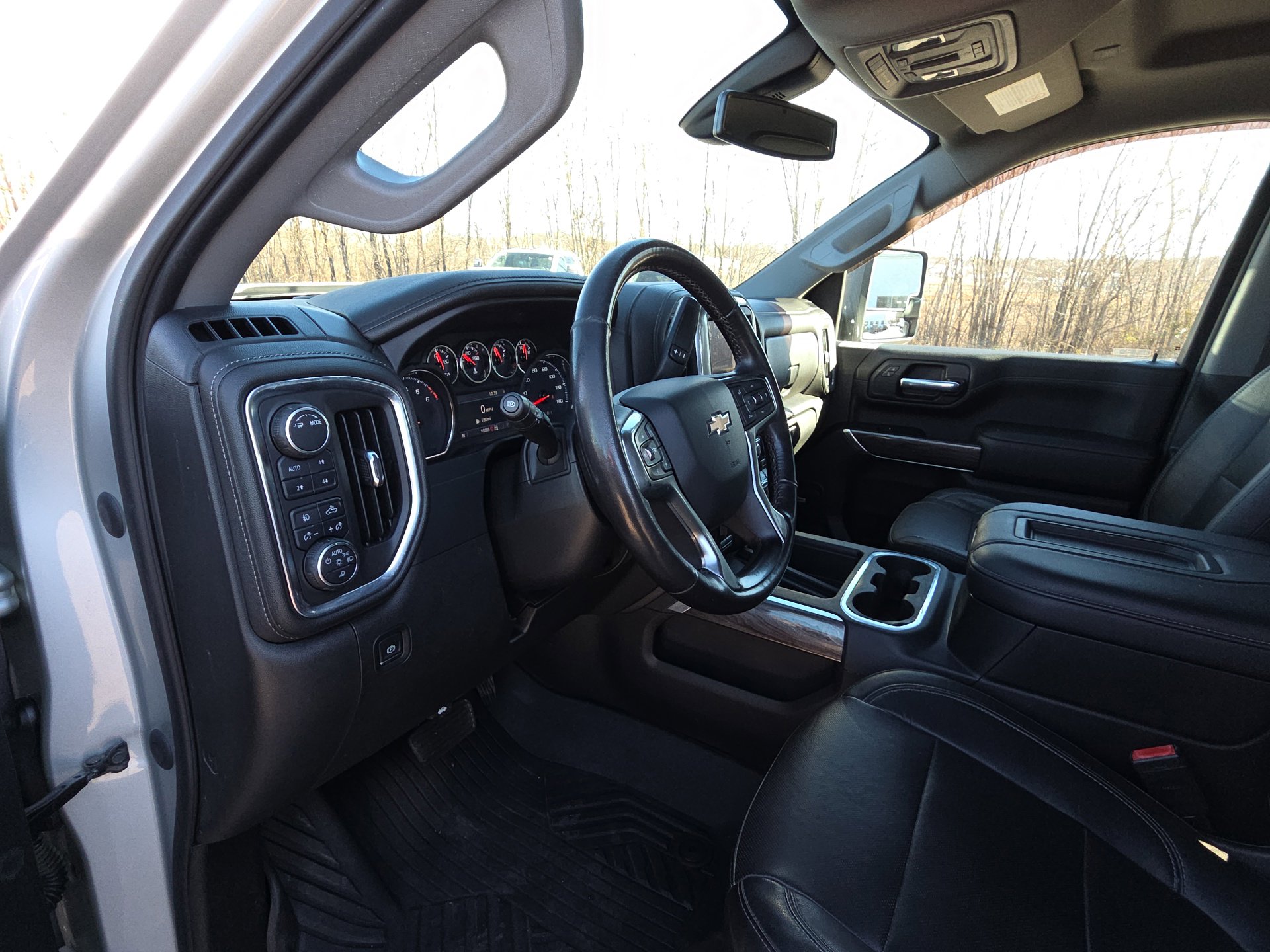 Used 2020 Chevrolet Silverado 2500 LTZ w/ LTZ Plus Package image 15