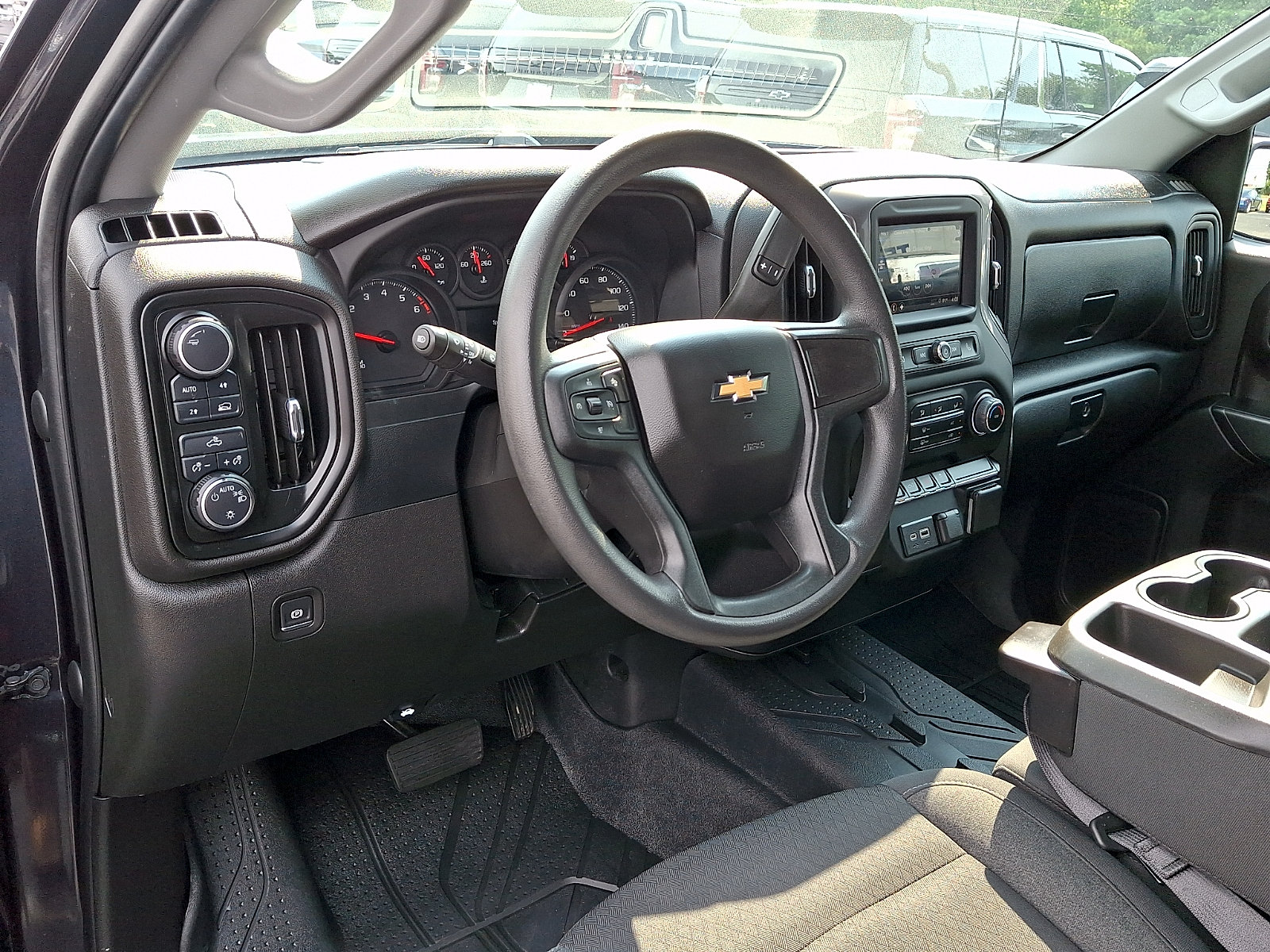 Used 2022 Chevrolet Silverado 1500 Custom w/ LPO, Dark Essentials Package AWD/4WD image 26