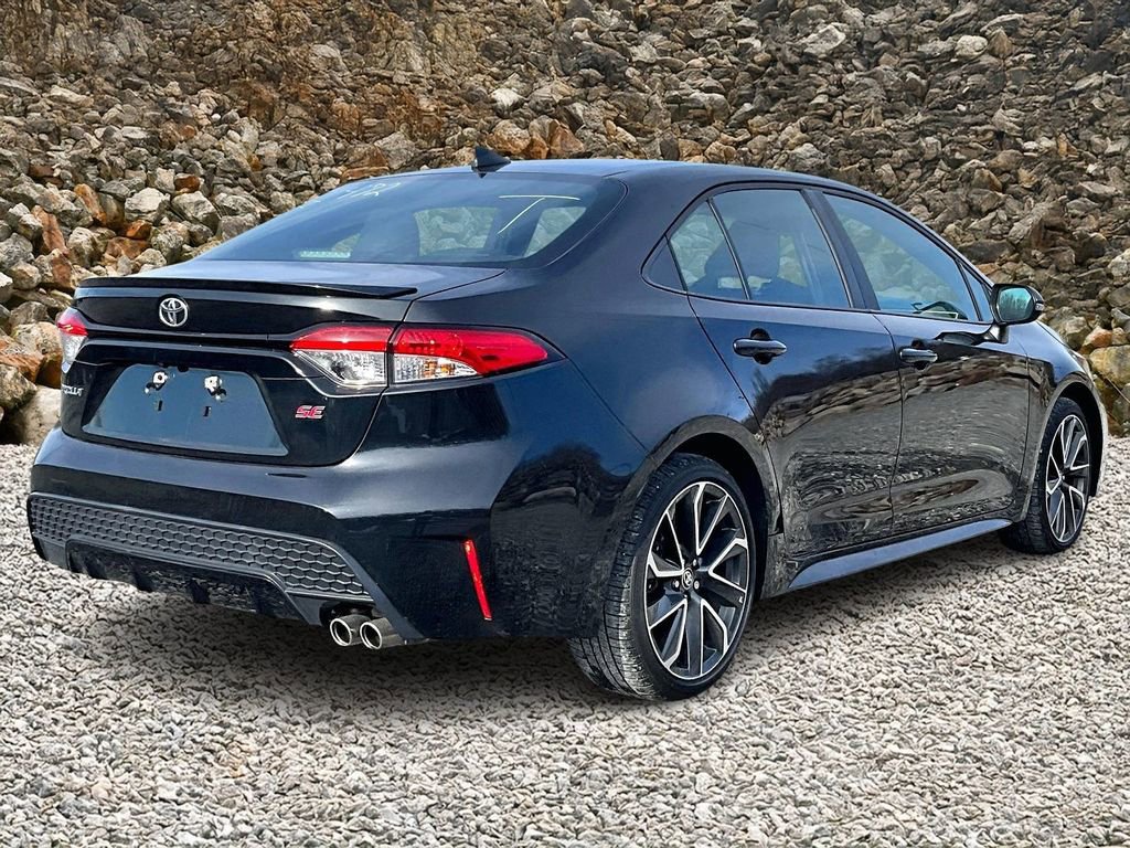 Used 2022 Toyota Corolla SE image 2