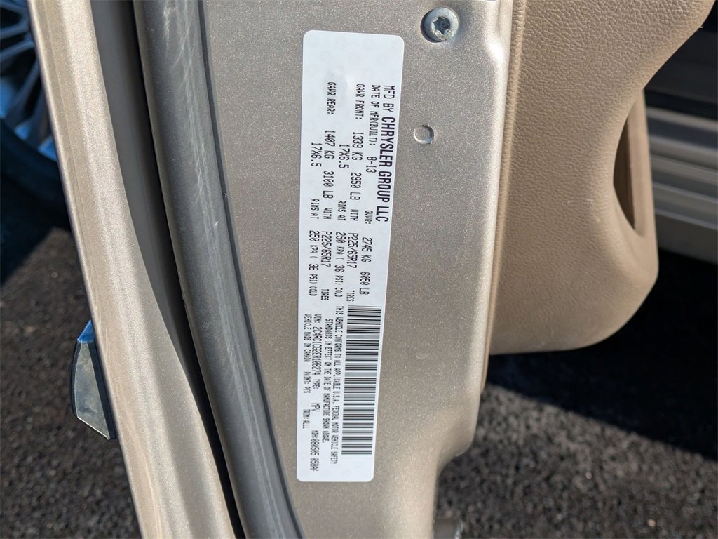 Used 2014 Chrysler Town & Country Touring-L w/ Driver Convenience Group image 25