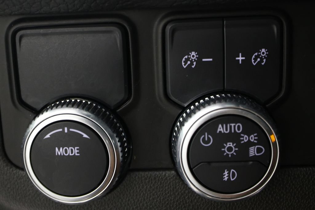 Used 2024 GMC Yukon Denali RWD image 27