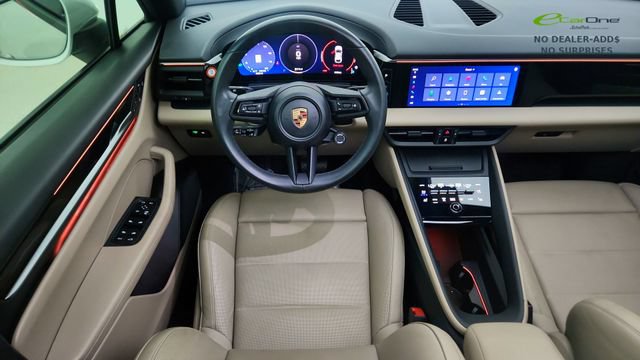 Used 2025 Porsche Macan Electric RWD image 36