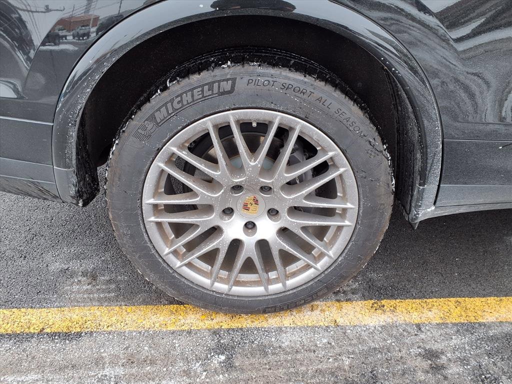 Used 2017 Porsche Cayenne Platinum Edition image 39