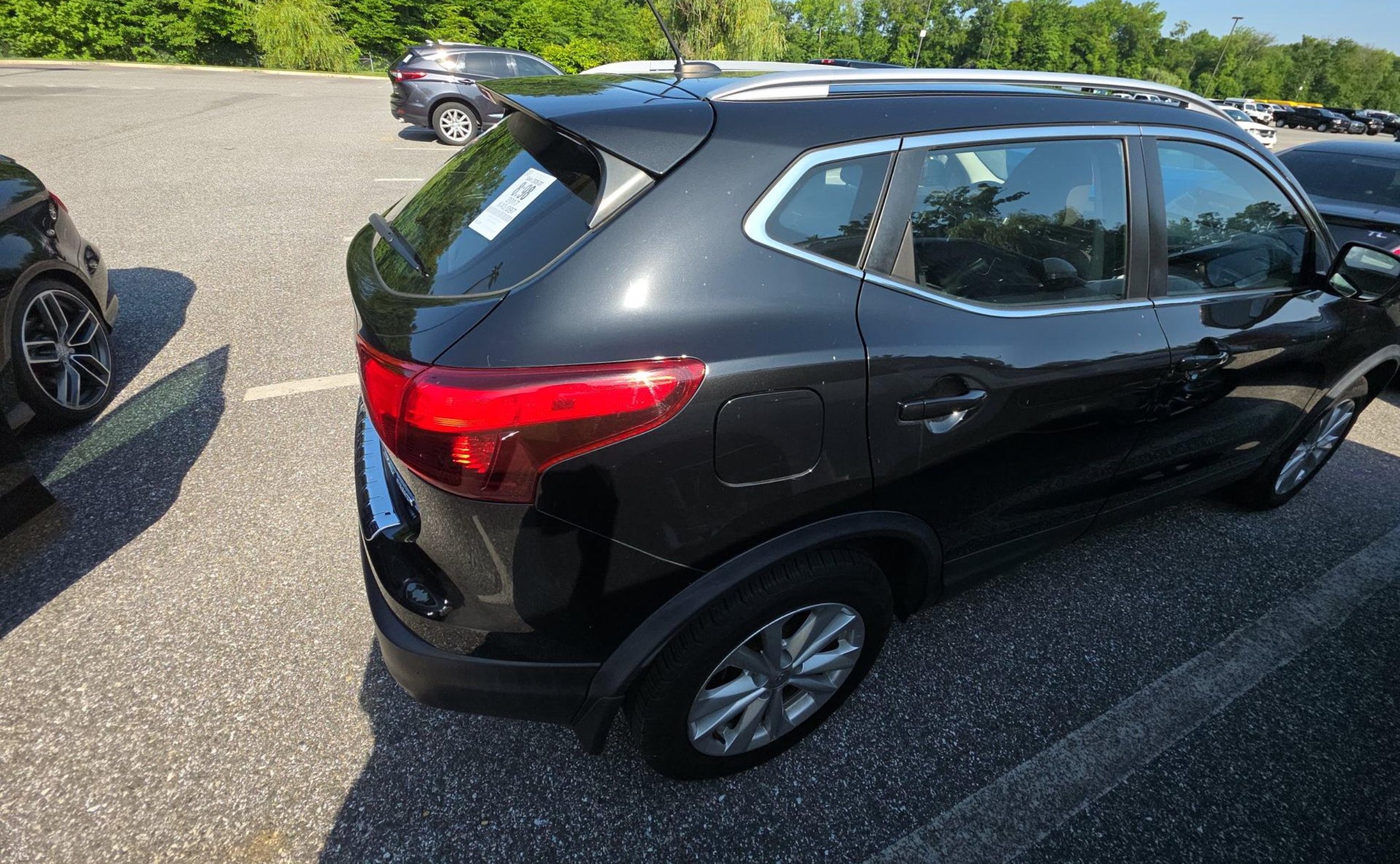 Used 2017 Nissan Rogue Sport SV w/ SV Premium Package AWD/4WD image 5