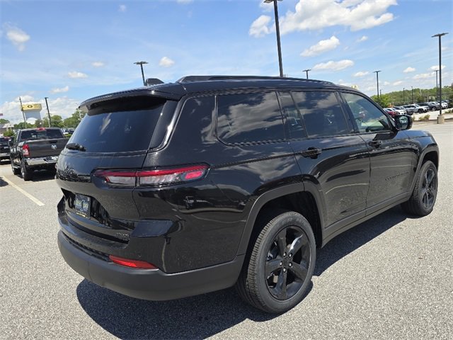 New 2025 Jeep Grand Cherokee L Altitude image 3
