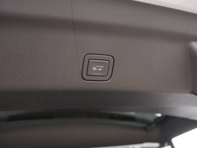 New 2026 GMC Yukon XL Denali w/ Denali Reserve Package AWD/4WD image 9