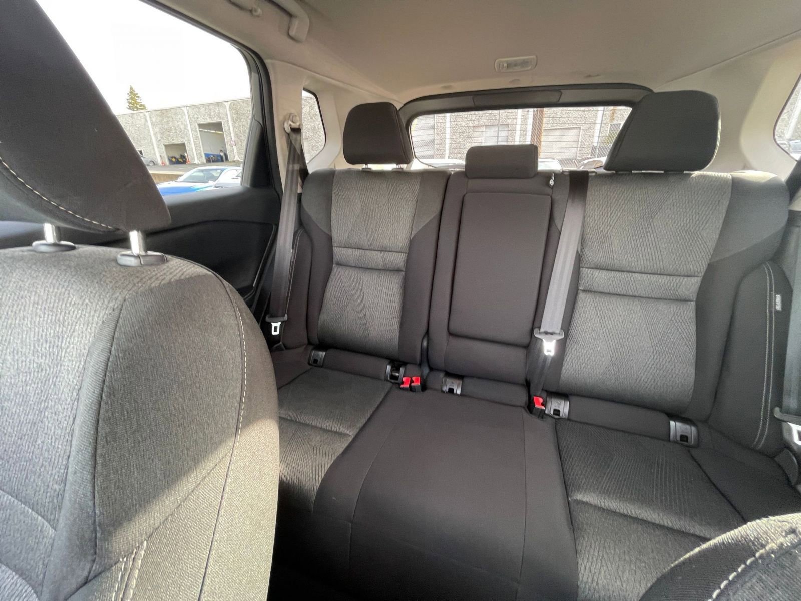 Used 2025 Nissan Rogue SV image 41