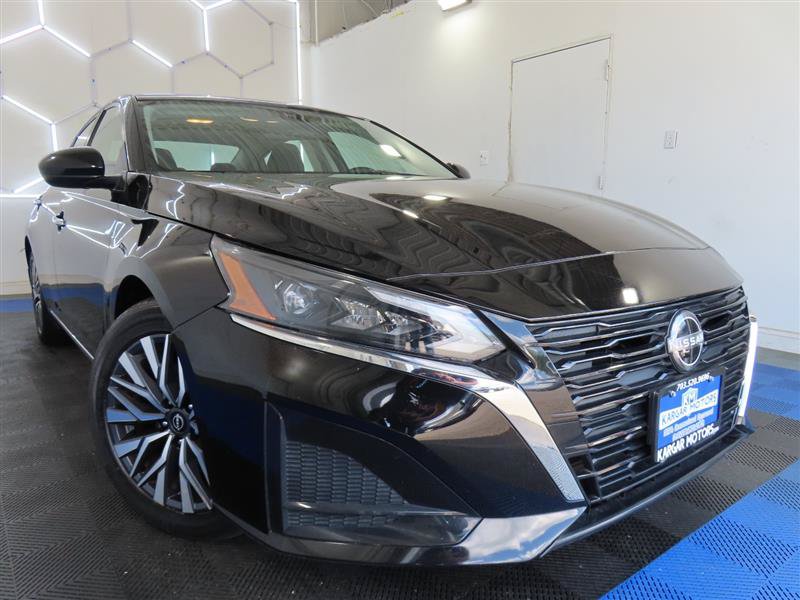 Used 2023 Nissan Altima 2.5 SV FWD image 3