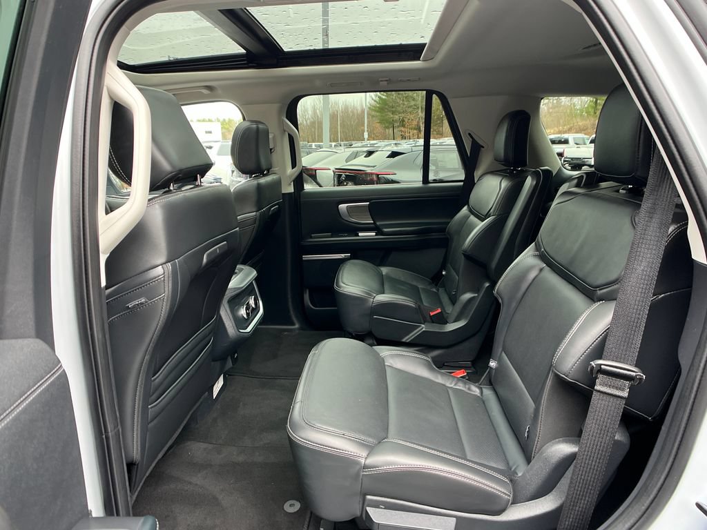 Used 2025 Ford Expedition Platinum AWD/4WD image 22
