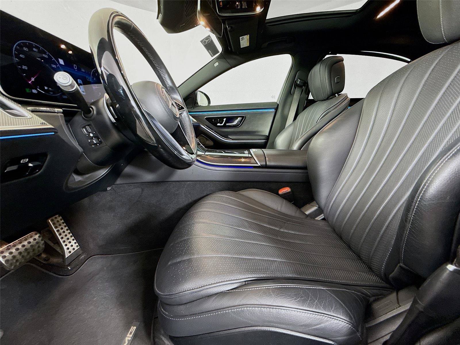 Used 2022 Mercedes-Benz S 500 4MATIC w/ AMG Line Package image 2
