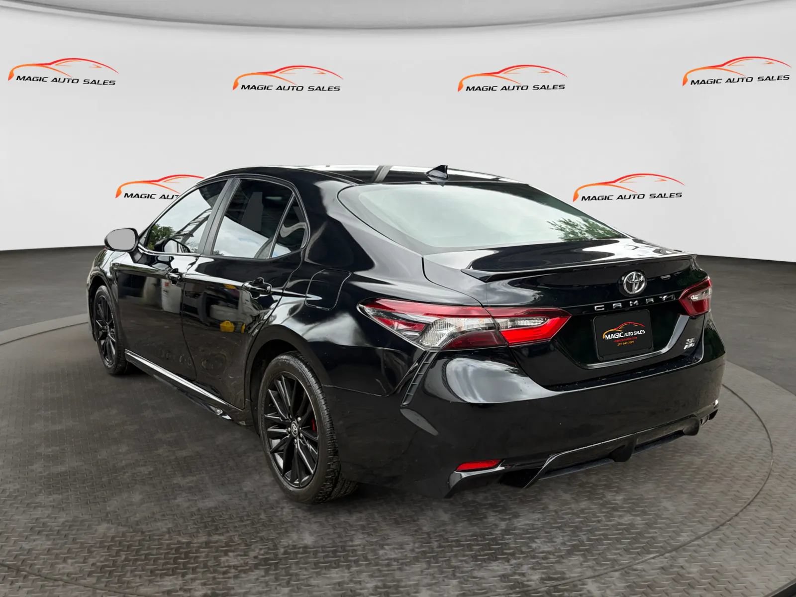 Used 2023 Toyota Camry SE AWD/4WD image 8