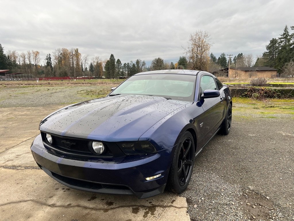 Used 2010 Ford Mustang GT image 3