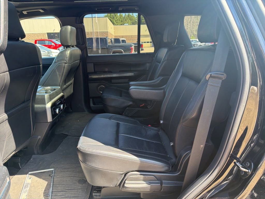 Used 2020 Ford Expedition XLT w/ Equipment Group 202A AWD/4WD image 11