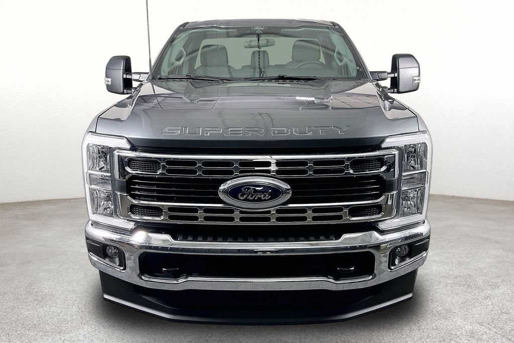Used 2025 Ford F350 XLT w/ FX4 Off-Road Package AWD/4WD image 4