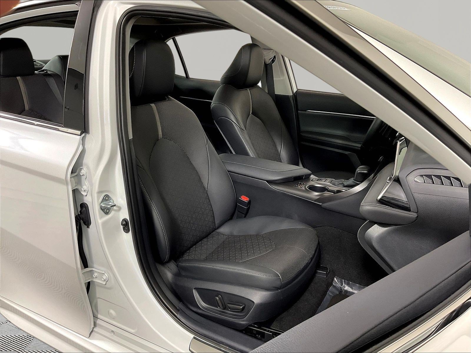 Used 2024 Toyota Camry XSE w/ Navigation Package FWD image 29