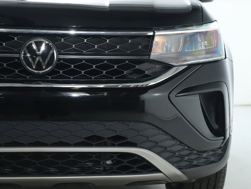 Used 2024 Volkswagen Taos S image 8