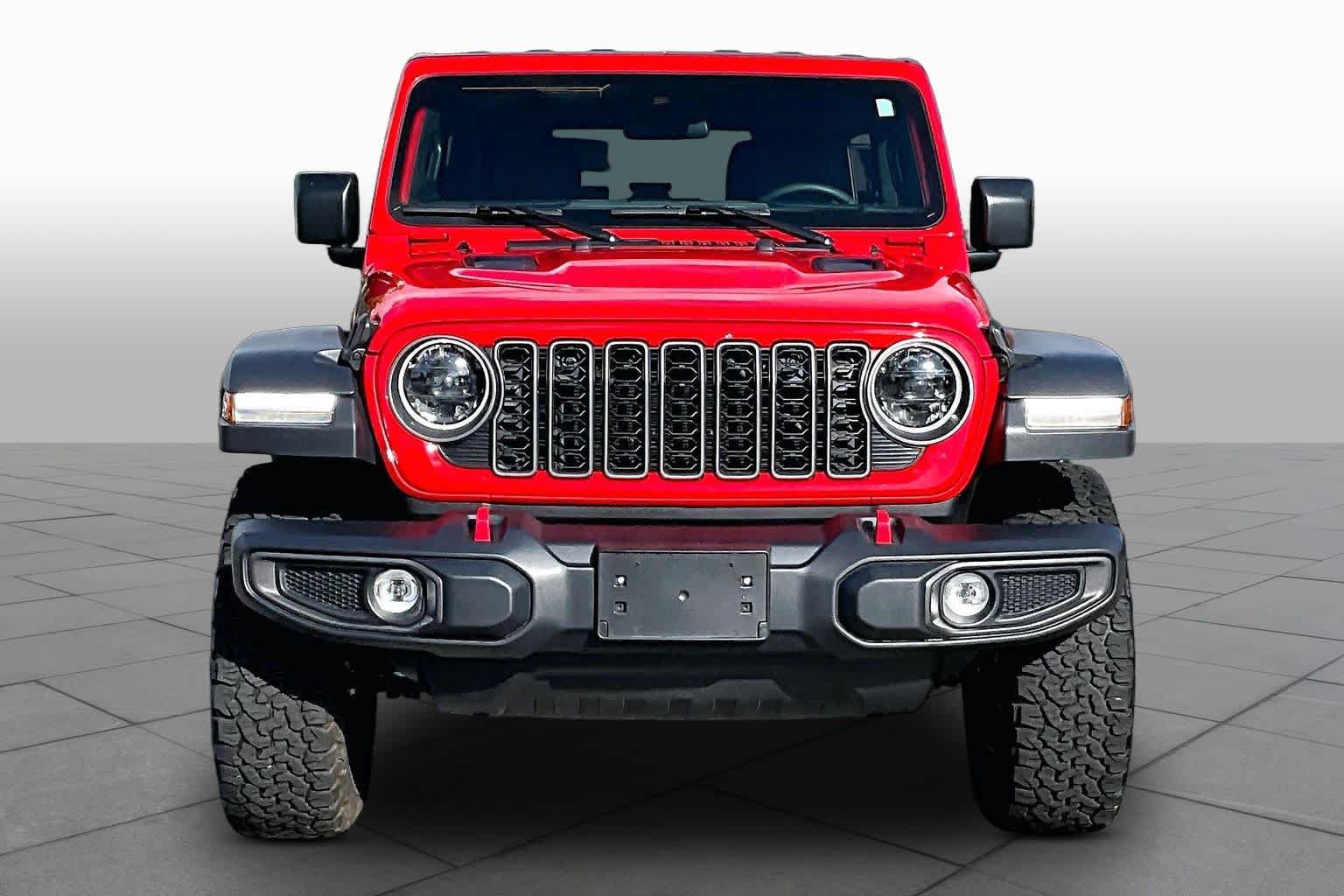 Used 2025 Jeep Wrangler Unlimited Rubicon AWD/4WD image 4
