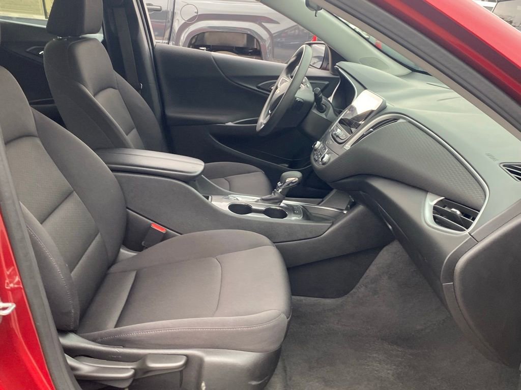 Used 2024 Chevrolet Malibu LT image 19