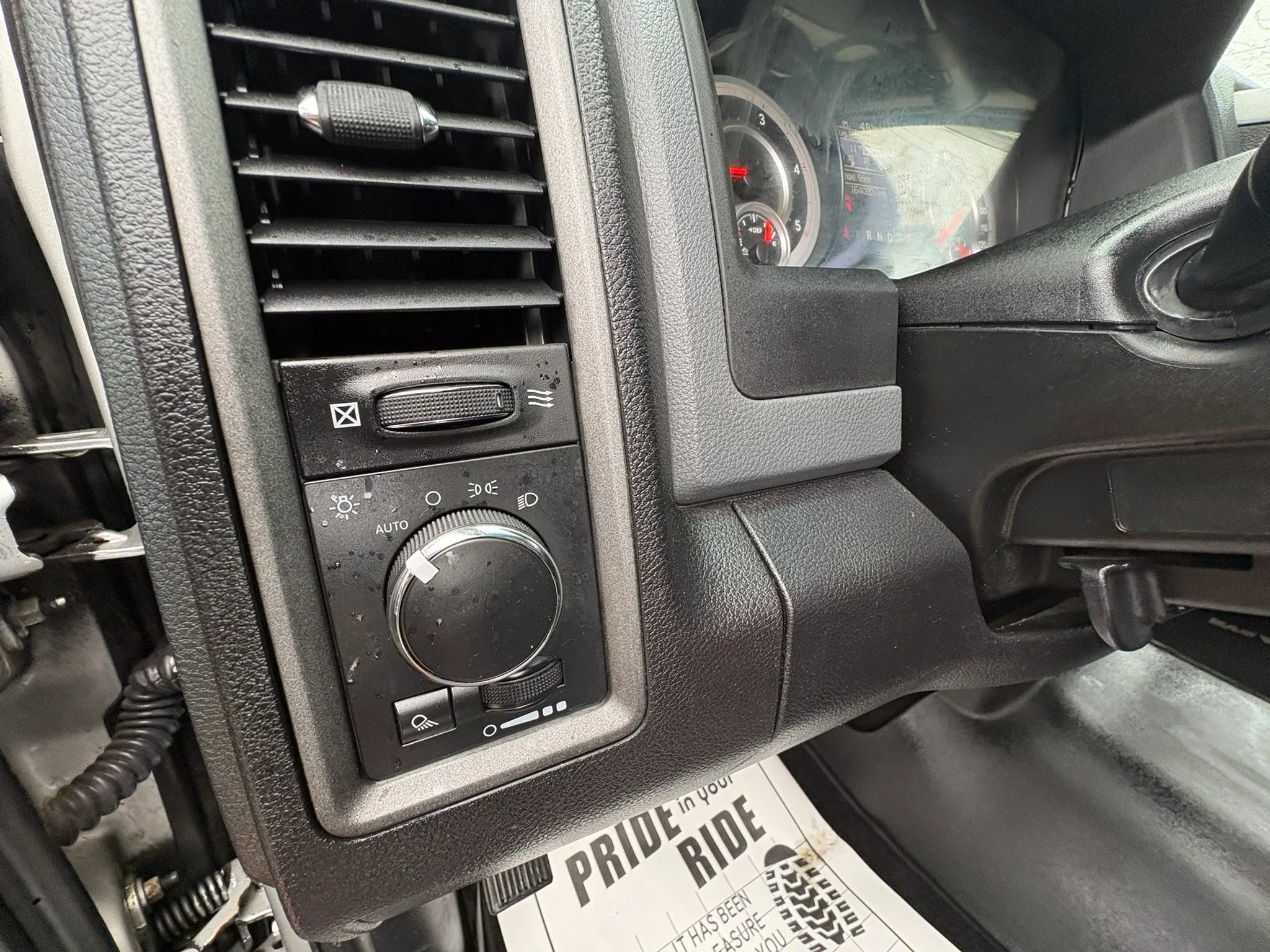 Used 2014 RAM 3500 ST w/ Protection Group AWD/4WD image 12