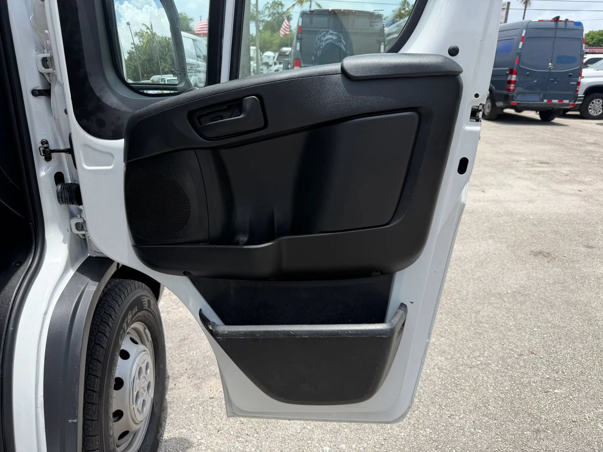 Used 2023 RAM ProMaster 3500 FWD image 16