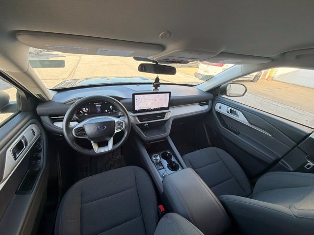 Used 2025 Ford Explorer Active AWD/4WD image 19