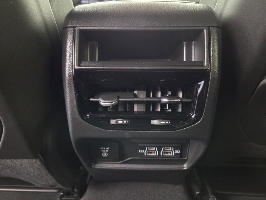 Certified 2025 Jeep Grand Cherokee Laredo w/ Luxury Tech Group I image 28