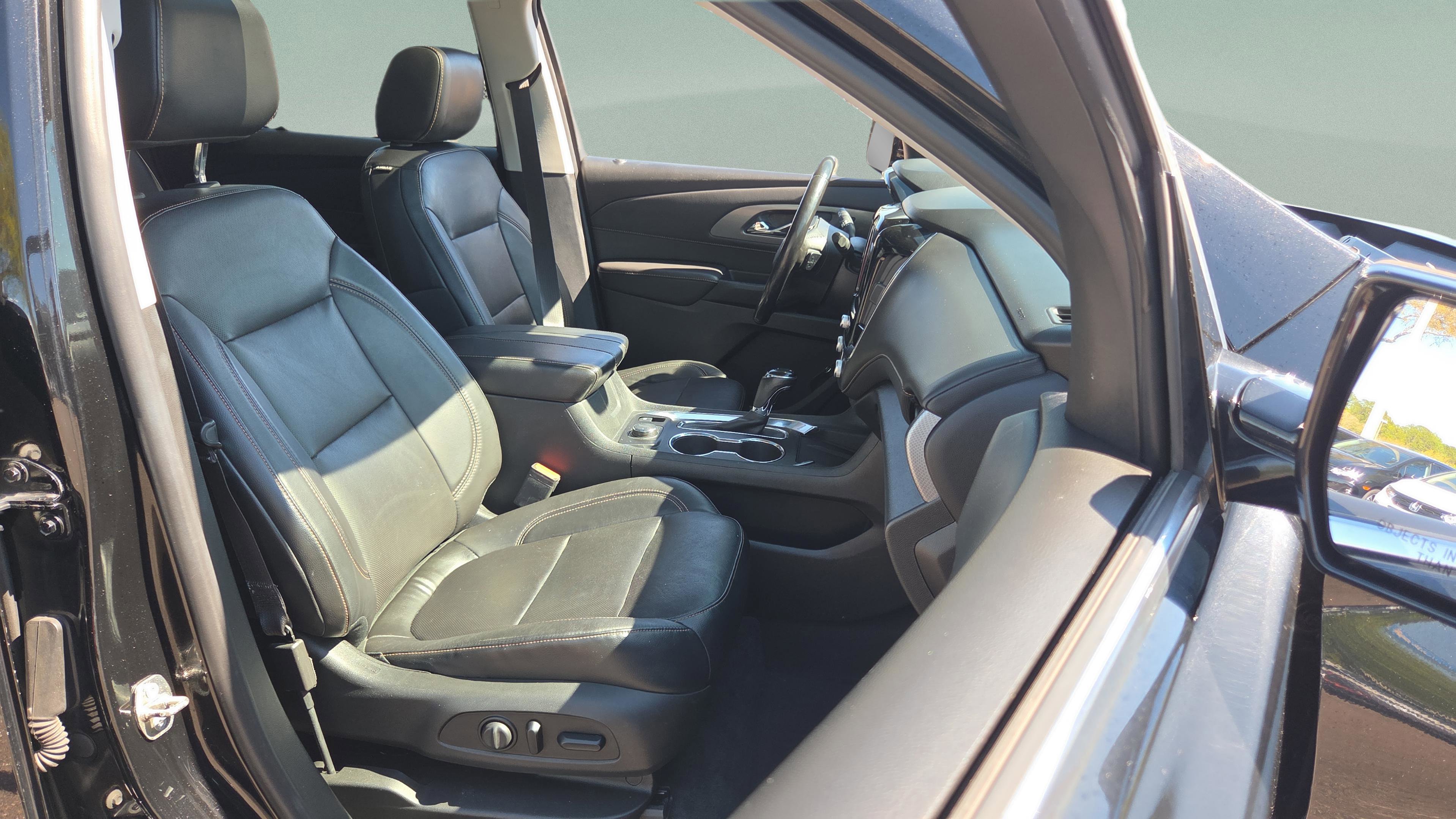 Used 2018 Chevrolet Traverse Premier image 24