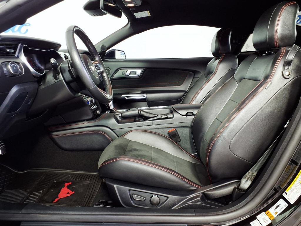 Used 2020 Ford Mustang GT Premium w/ Equipment Group 401A RWD image 8