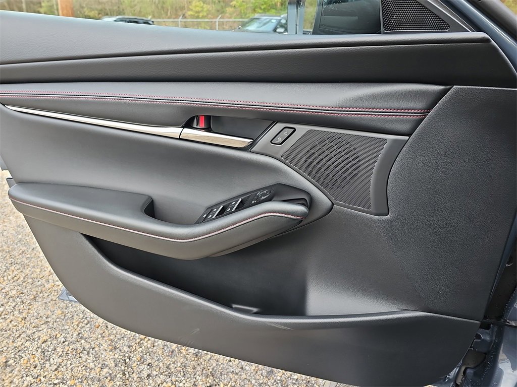 New 2026 MAZDA MAZDA3 Carbon image 25