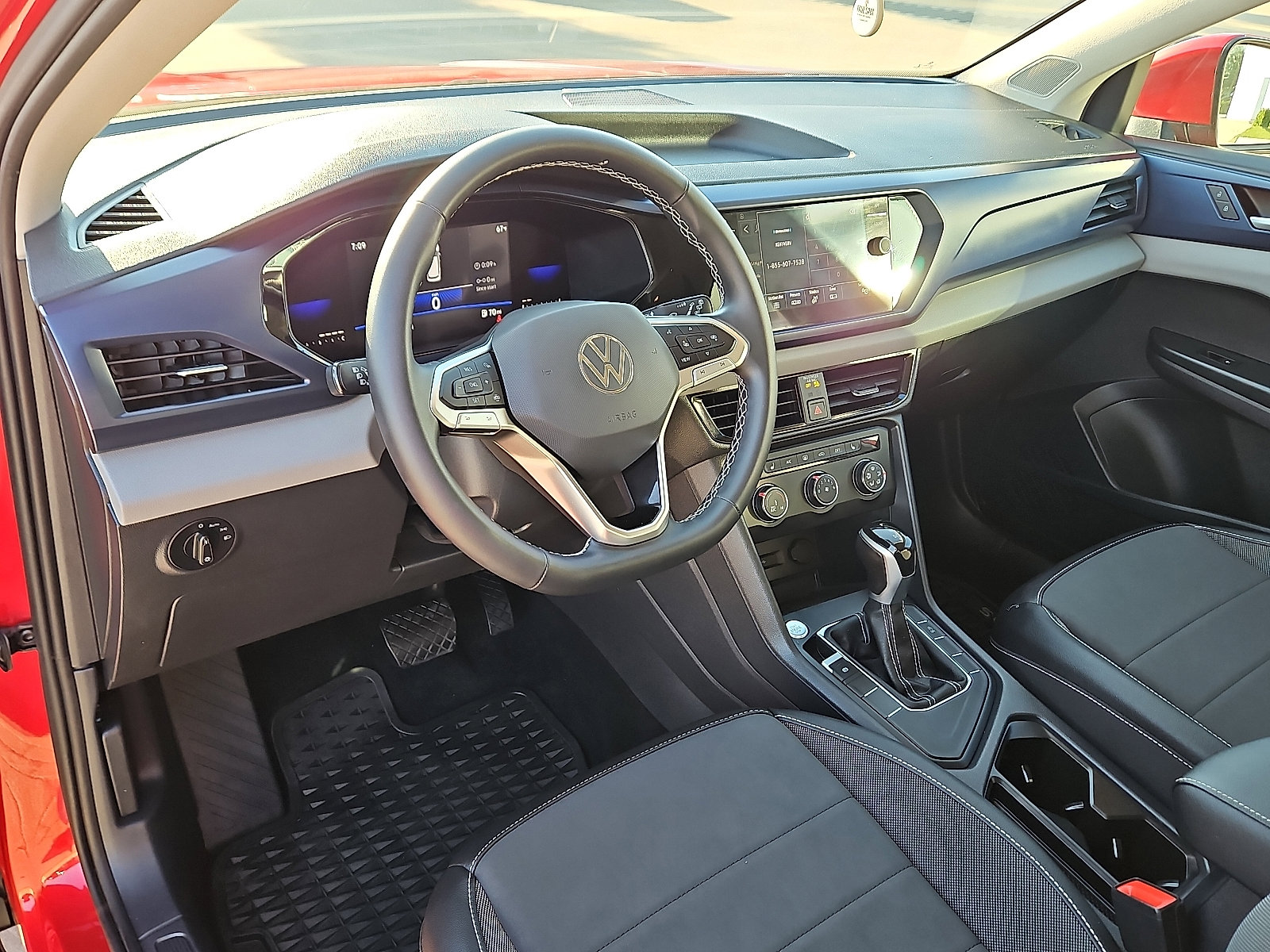 Certified 2022 Volkswagen Taos SE image 11