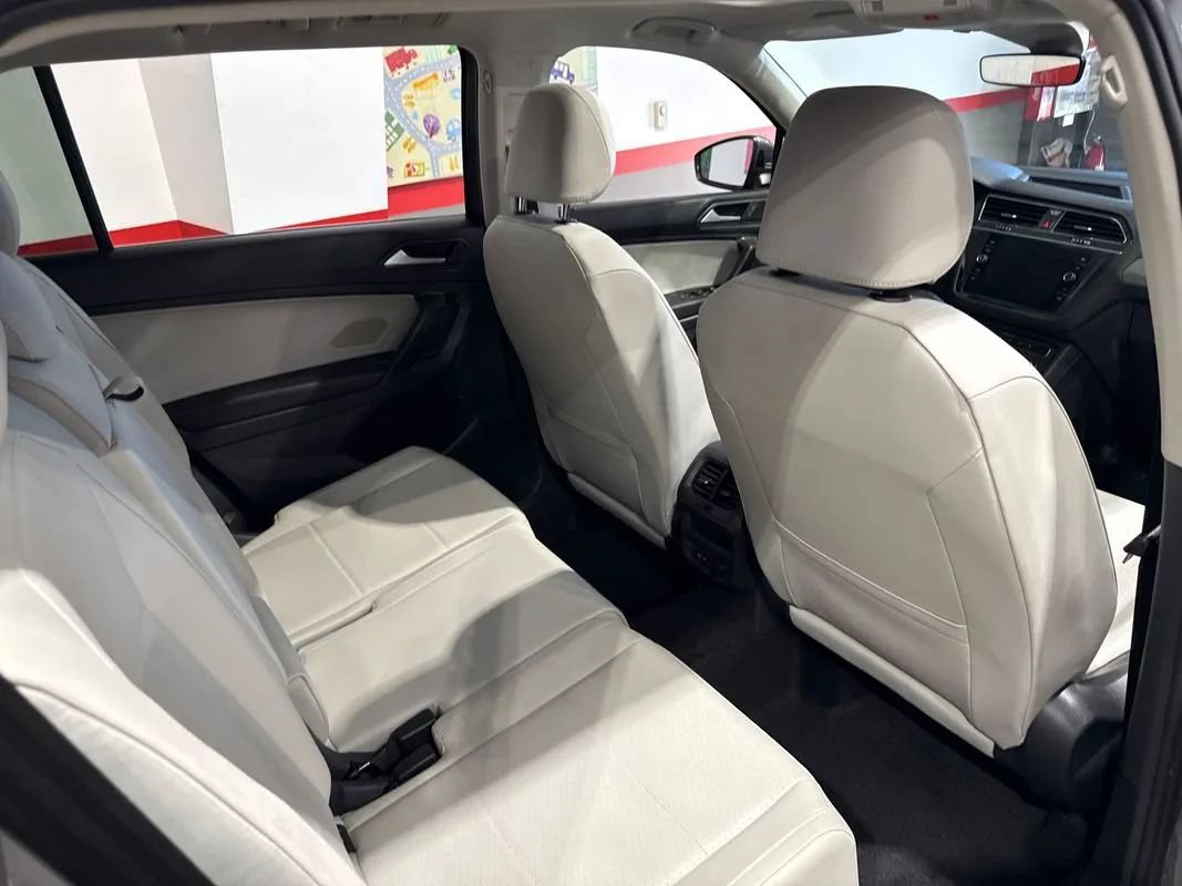 Used 2021 Volkswagen Tiguan SEL AWD/4WD image 91