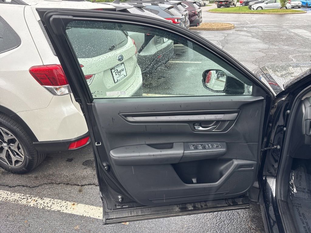 Used 2025 Honda CR-V LX image 18
