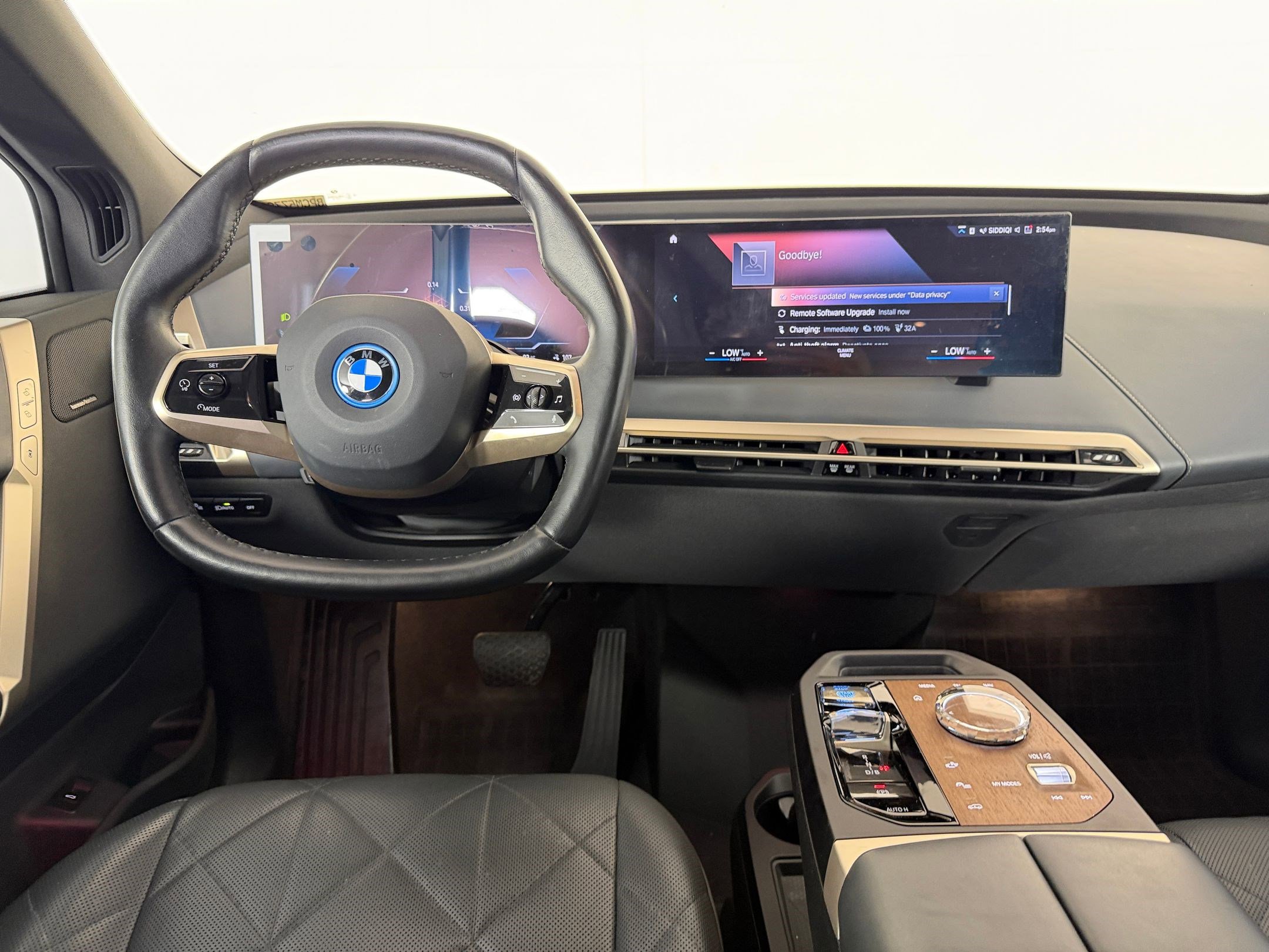 Used 2023 BMW iX xDrive50 w/ Premium Package AWD/4WD image 30