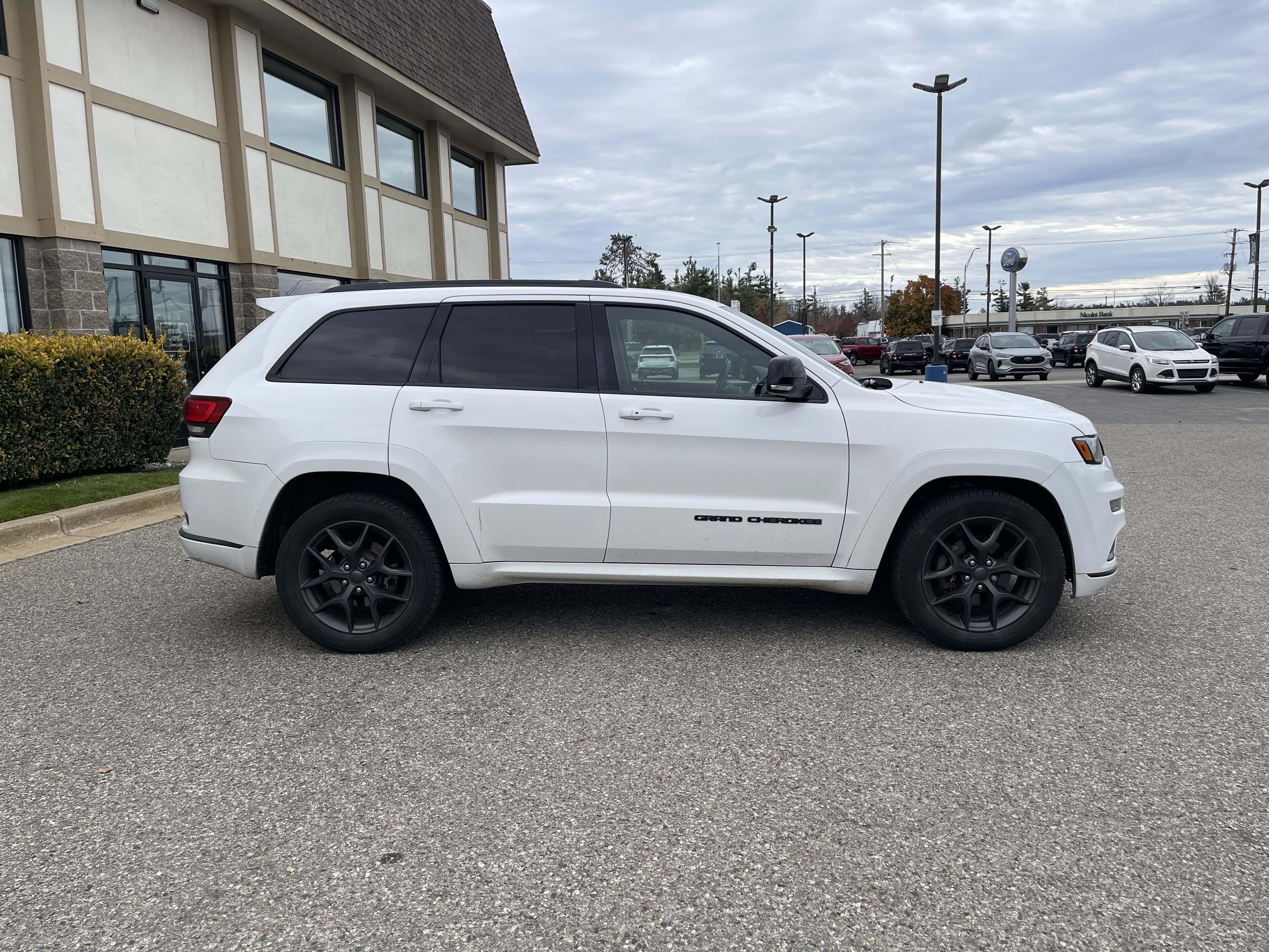 Used 2019 Jeep Grand Cherokee Limited X AWD/4WD image 3