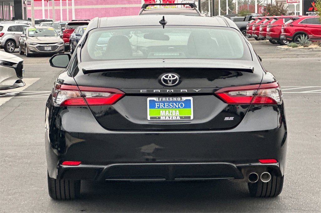 Used 2022 Toyota Camry SE image 7