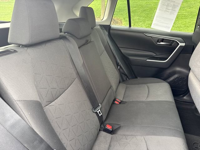 Used 2021 Toyota RAV4 XLE AWD/4WD image 15