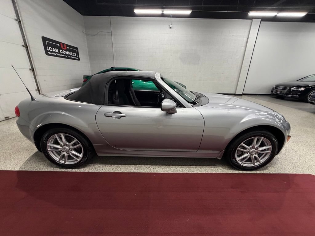 Used 2011 MAZDA MX-5 Miata Sport RWD image 63