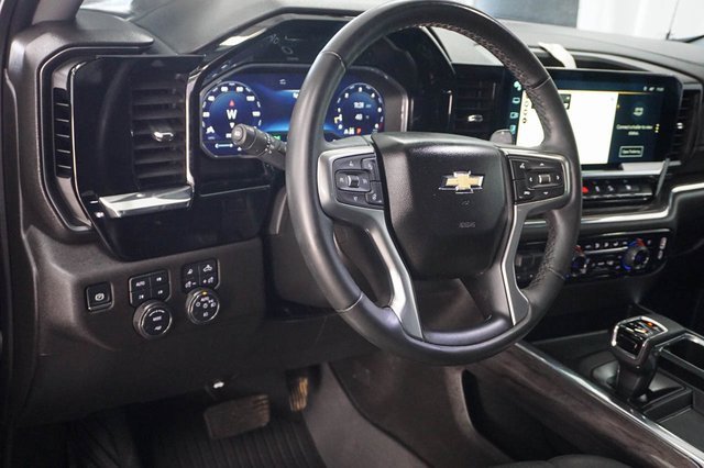 Used 2024 Chevrolet Silverado 1500 LTZ w/ LTZ Premium Package image 8