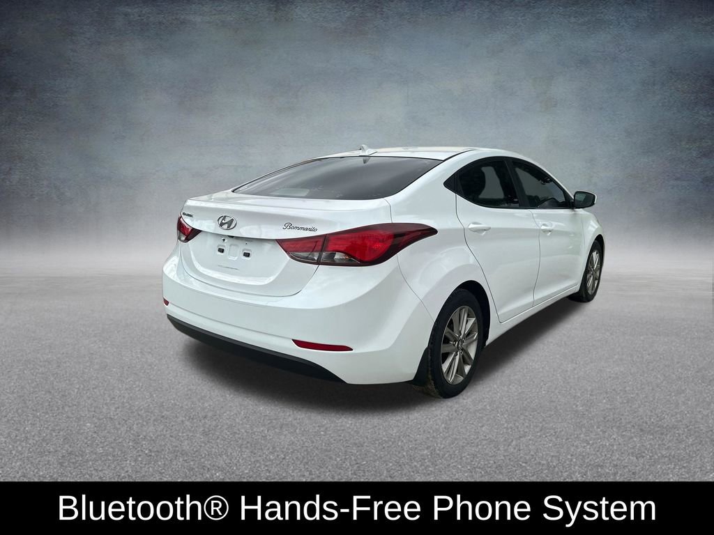 Used 2015 Hyundai Elantra SE w/ Option Group 03 FWD image 3