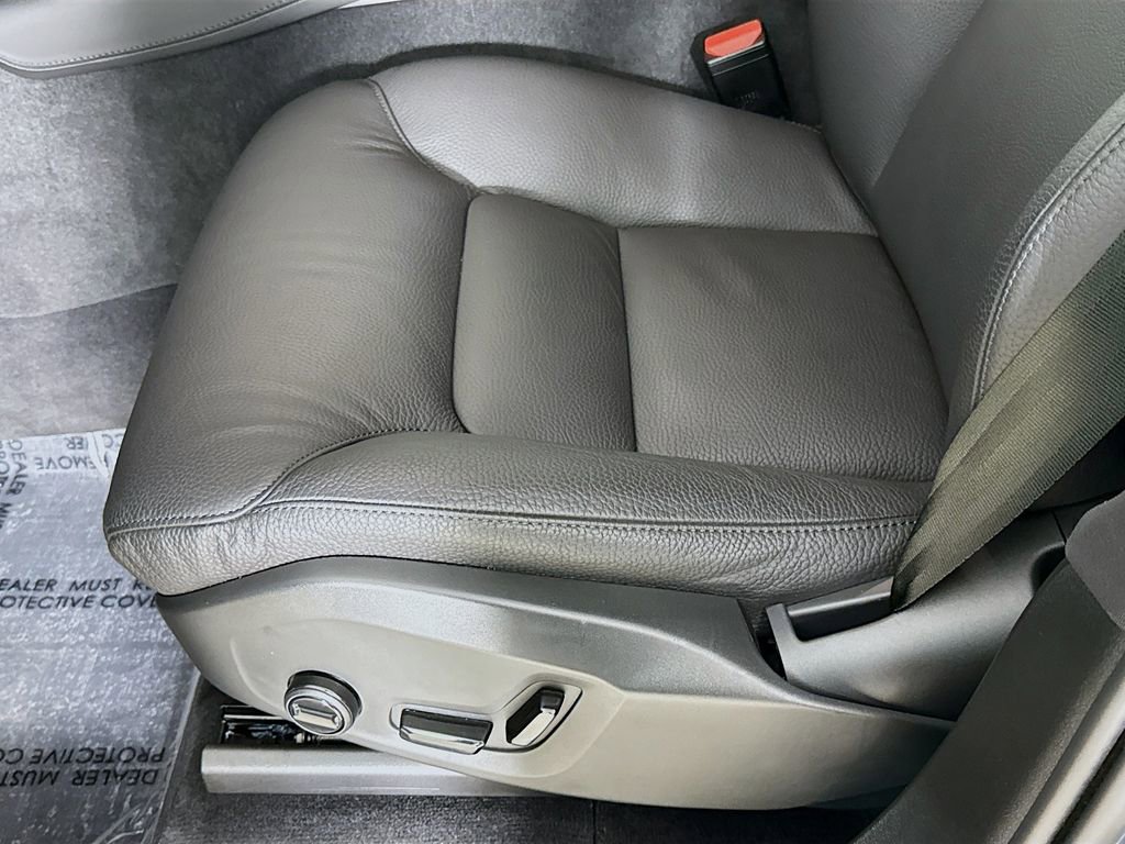 Certified 2025 Volvo XC90 B6 Core image 19