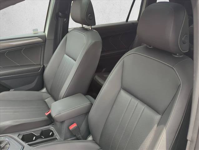 Certified 2023 Volkswagen Tiguan SE R-Line FWD image 12