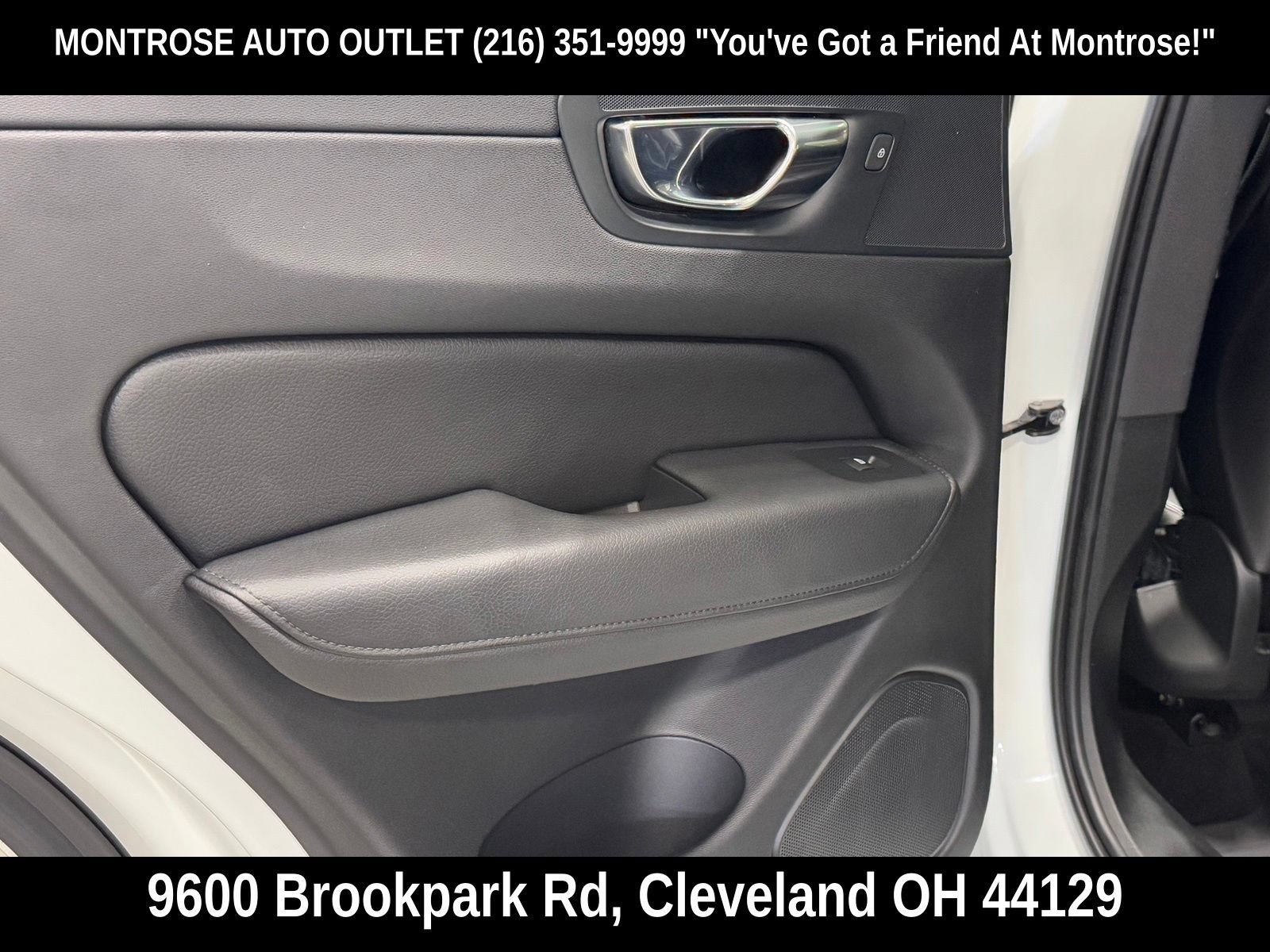 Used 2021 Volvo XC60 T5 Momentum w/ Protection Package AWD/4WD image 37