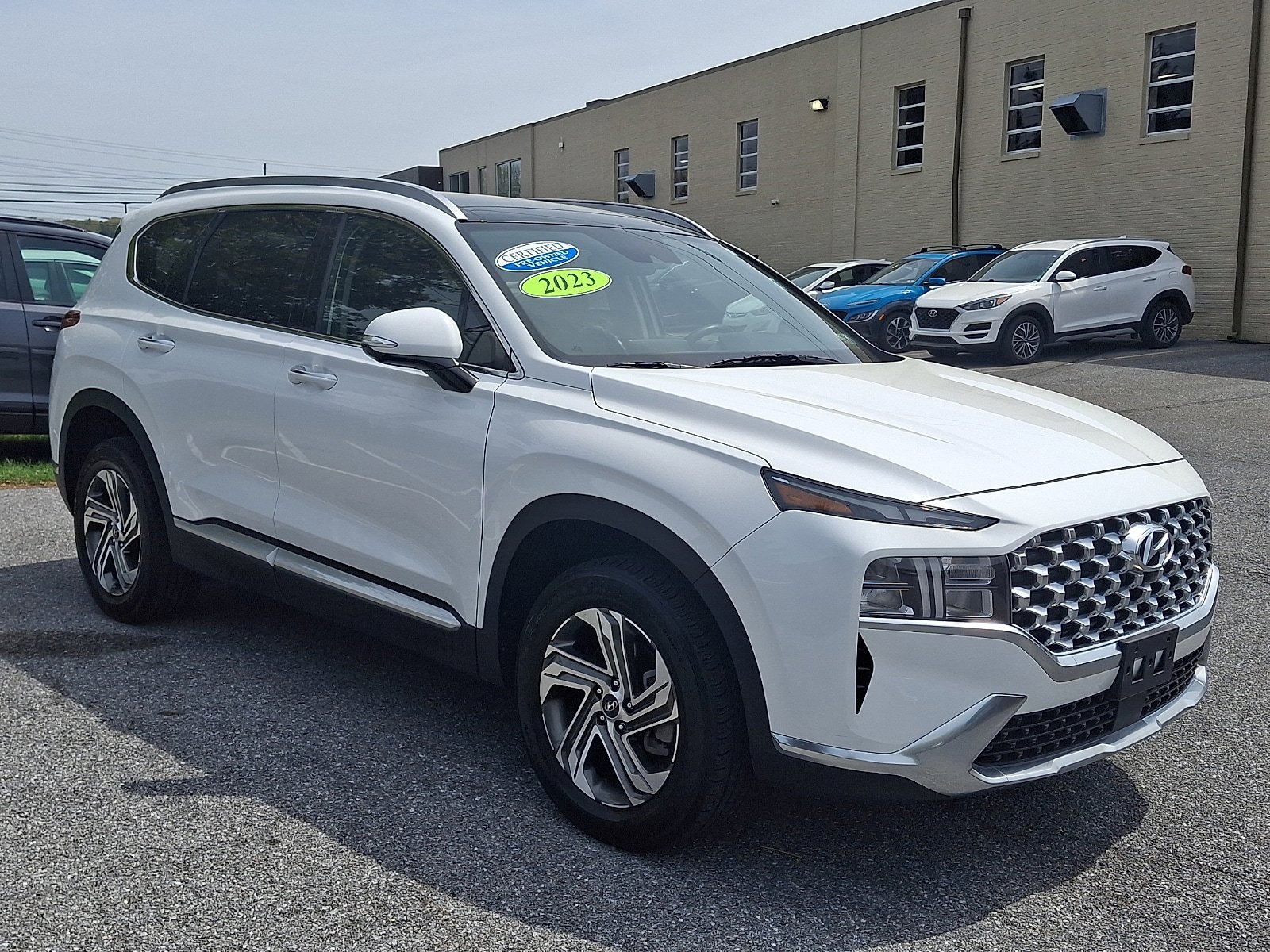Certified 2023 Hyundai Santa Fe SEL w/ Premium Package AWD/4WD image 3