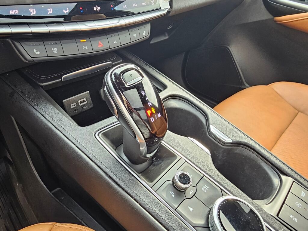Used 2025 Cadillac XT4 Sport image 35