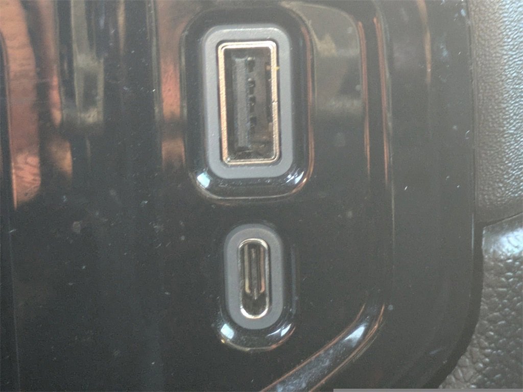 Used 2023 Chevrolet Silverado 1500 LT image 22